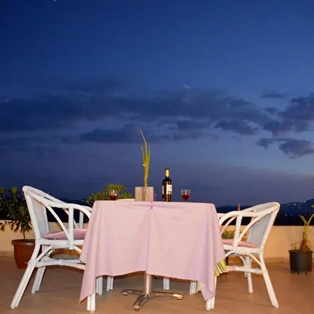 Sunset View Apartment Áfra